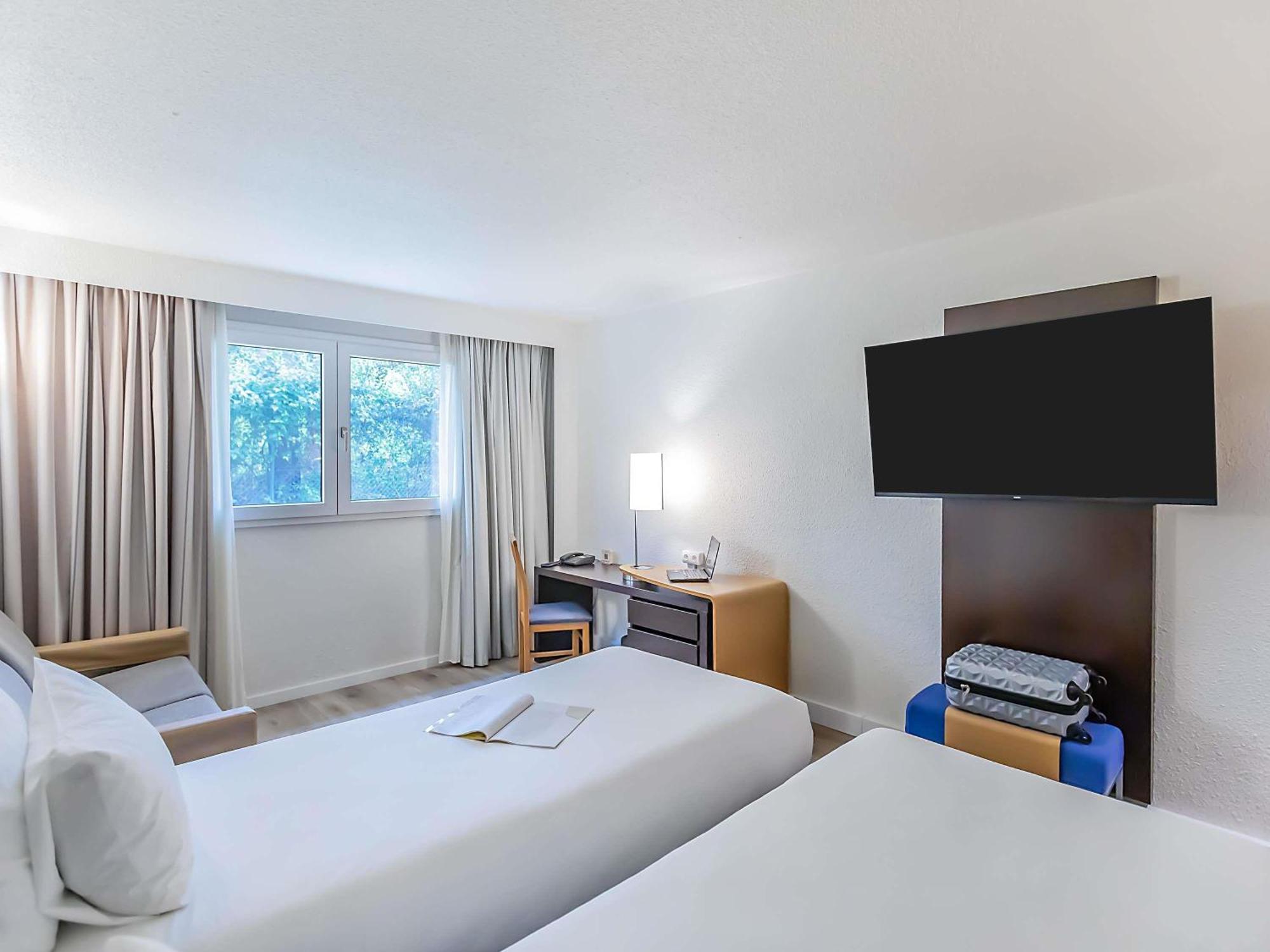 Chambre Lits Jumeaux Standard avec Vue sur la Piscine
